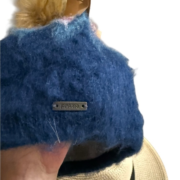 Prana Blue and White Knit Hat with Faux Fur Pom - Picture 6 of 8